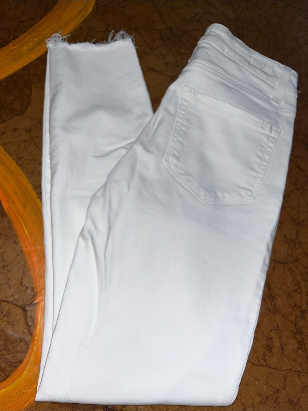 PAIGE White Hoxton Ankle Jeansy with Raw Hem Sz 26 waist